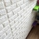 Tapetul autocolant 3D - caramizi albe (70/77 cm) PENTRU CASA